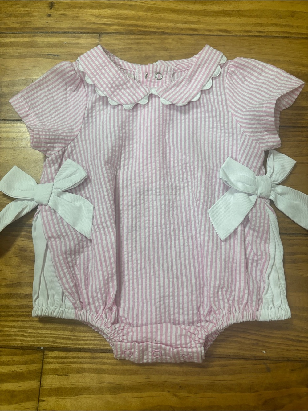 NWT Mudpie Pink Seersucker Bubble w/Bows Size 3-6 Months - Picture 4 of 4